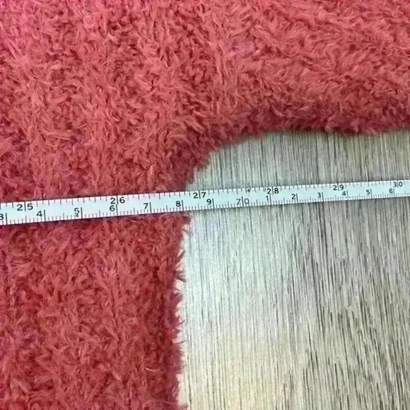 SO Pink Sherpa Like Pullover Sweater Size Large - Picture 8 of 9